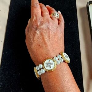 Vintage Butler Gold-tone Starfish Pearl and Rhinestones Bracelet